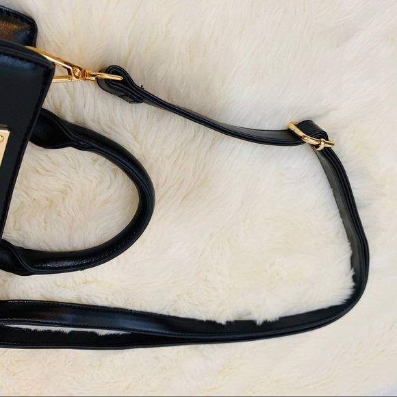 Black & Gold Shoulder/Crossbody/Handbag - Picture 4 of 8